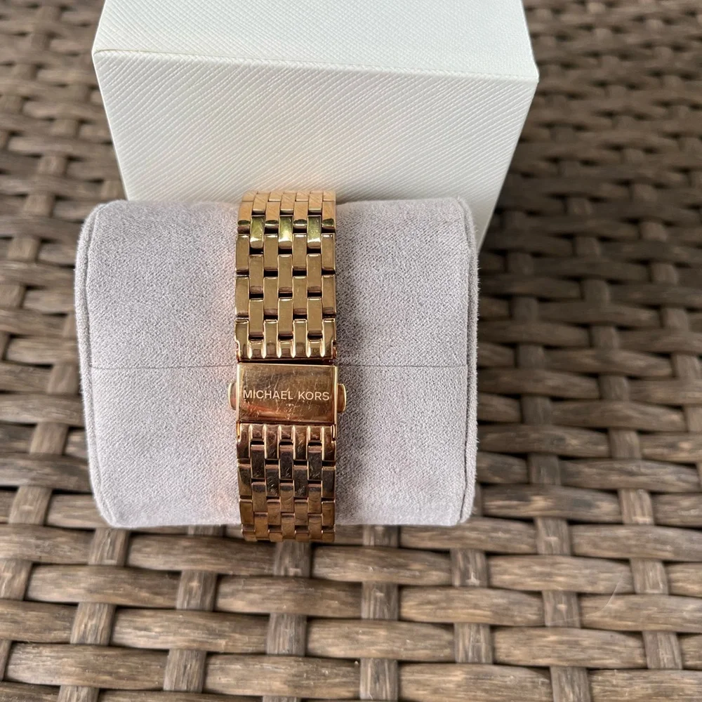 Watch - Picture 2 of 2